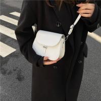 Bolso cruzado de cuero PU para mujer, cartera pequeña de diseñador, semicircular, estilo Retro, a la moda - details 17