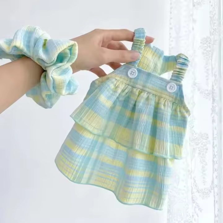 Vestido elegante en capas para perros, chaleco de verano de una pieza, ropa de primavera para cachorros, Chihuahua, falda larga a cuadros de color claro morado para mascotas, ropa para gatos - 1