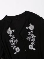 Vestido casual de otoño negro con botones frontales vintage para mujer, cinturón, bordado floral, manga corta/larga y cuello en V. - details 2
