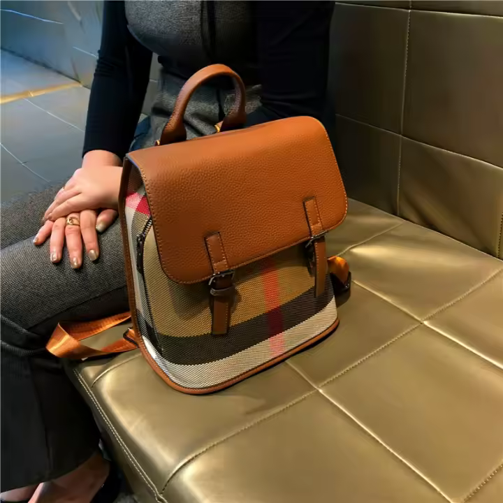 Mochila de Lujo Ligera y de Gran Capacidad Versátil y Elegante para Viajeros Tendencia de Moda 2025 - 1