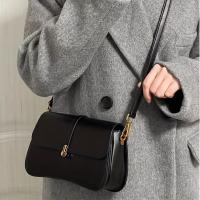 1 bolso de hombro elegante francés para mujer, bolso cruzado versátil con correa de cadena desmontable, cierre de cierre de tono dorado, duradero, negro para ocasiones informales y formales, bolso cruzado pequeño, accesorio de noche, accesorio sofisticado - details 4