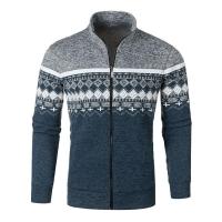 2025 Chaqueta de jacquard fina y holgada informal con cuello levantado de terciopelo para hombre, suéter de punto, estilo - details 7