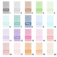 Toalla de baño con nombre de piscina multicolor personalizada con fuente de cuadrícula colorida - details 3