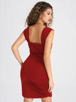 Vestido de cuello cuadrado de mujer con temperamento y falda corta - details 7