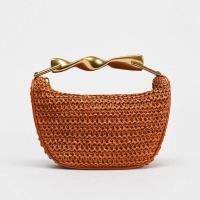 Asa de metal Mini bandolera con cremallera Bolso trenzado Correa de hombro ajustable trenzada de playa Mochila de lujo de alta gama - details 7