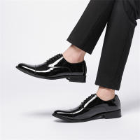 Vestido de cuero, zapatos de cuero de tres articulaciones, zapatos de hombre de charol blanco, zapatos de cuero casual. - details 9
