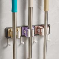 Gancho de pared de plástico con diseño de clip, ahorrador de espacio, práctico organizador multiusos para escoba y mopa - details 4