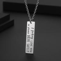 Simple collar inglés personalidad cuadrado marca colgante de nicho titanio acero moda suéter cadena - details 0