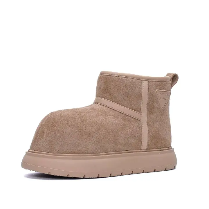 Lana de invierno de moda con botas de nieve de suela gruesa multicolor. - 1