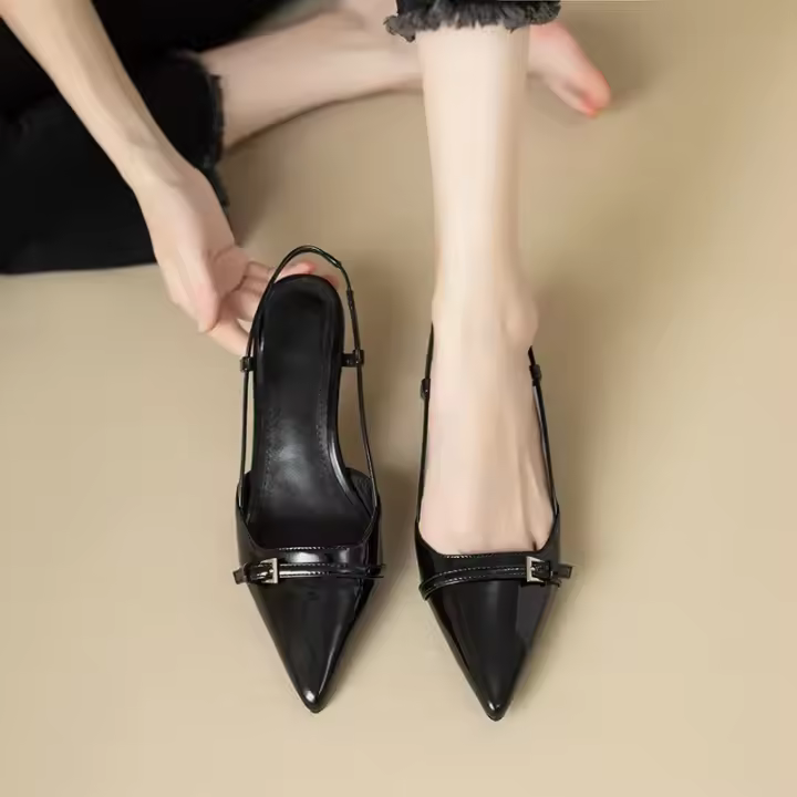 Sandalias de tacón medio de charol puntiagudo rojo vino francés para mujer, zapatos vacíos Retro con tacón ajustado en la espalda, novedad de verano 2025 - 1