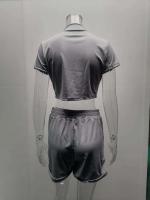 Conjunto de Pantalones Cortos Delgados de Moda Verano 2024 Top Corto Ajustado de Color Sólido y Shorts Estilo Callejero para Mujeres - details 15