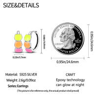 Aretes Redondos de Plata 925 Estilo Elegante para Mujeres con Piedra Principal de Zirconio y Diseño de Encanto Brillante Color en Oro - details 1