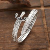 Pulseras Retro Clásicas en Forma de Espada Joyería de Fiesta Exquisita para Hombres y Mujeres - details 4