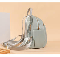 Mochilas de color verde Mochila pequeña para niña Bolsas casuales lindas y elegantes para mujer Diseño de moda Bolsas de libros ligeras fáciles de llevar con decoraciones colgantes - details 18