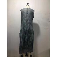 Vestido de verano de mujer con cuello en V. - details 3