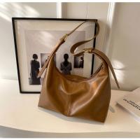 Bolsa de gran capacidad de las mujeres 2025 nueva moda bolsa de mensajero casual versátil bolsa de hombro simple bolsa de cubo - details 19