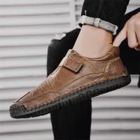 Zapatillas deportivas de cuero para hombre, zapatos planos sin cordones de Velcro, cómodos, ligeros, para conducir, para caminar y trabajar - details 5
