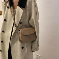Bolso bandolera de cuero de PU para mujer, cartera pequeña de diseñador, estilo de moda Retro Semicircular - details 8