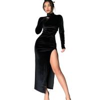 Vestido largo de terciopelo con cuello alto para mujer Vestido ajustado plisado con puntas divididas - details 3