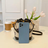 Nuevo bolso casual de moda de oso de alta gama, bolso de cubo portátil, bolso de mensajero de hombro. - details 17