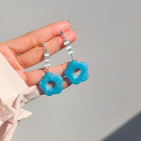 Pendientes de flor azul hueco cinco pétalos de zuimen atado con borlas pendientes de oído par - details 3
