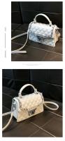 Bolso de mujer de la marca Hong Kong2025Nueva Bolsa Cuadrada Pequeña Acolchada de Alta Gama, Bolso de Hombro Cruzado Blanco - details 12