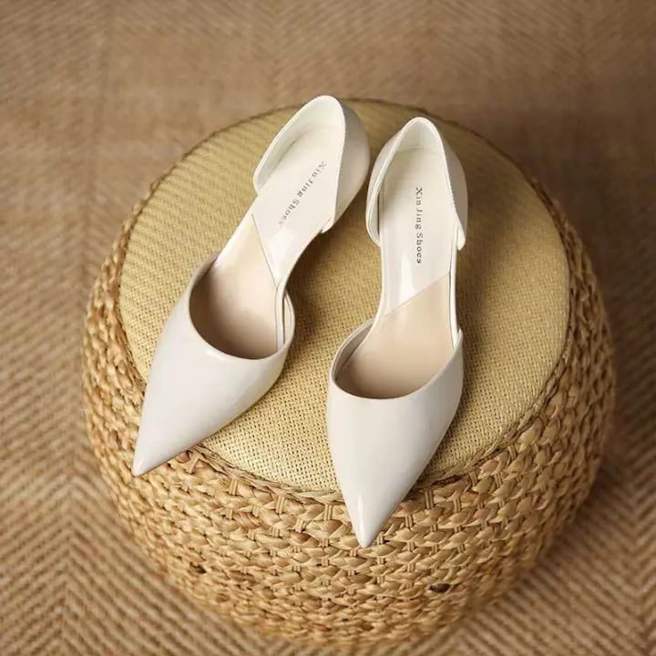 Nuevos zapatos de tacón de aguja hueco francés, tacones altos puntiagudos de charol desnudo para mujer - 1