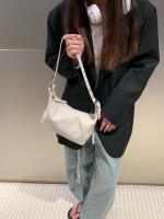Bolso bandolera de cuero con cremallera, estilo retro europeo y americano, nuevo. - details 5
