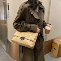 Bolso cruzado de cuero PU con hilo de bordado para mujer, bolso de cadena para hombro, bolso de mujer de marca de gran capacidad - details 8