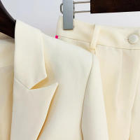Conjunto de pantalón de oficina de dos piezas de talla grande con parches de color, blazer de un solo botón y pantalón acampanad - details 3
