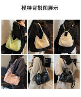 Bolso de mano de gran capacidad para mujer en la primavera de 2025, un nuevo bolso informal y versátil para axila, adecuado para desplazarse con uno - details 2