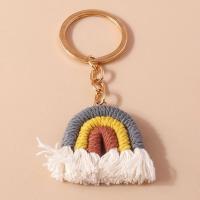 Colgante de borlas, llavero de arcoíris de tres colores, bonito llavero tejido hecho a mano, llavero de arcoíris de punto dulce duradero, regalos - details 11