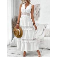 Un vestido largo blanco de cintura alta, sin mangas, con escote en V para mujer. - details 0