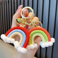 LLavero de arcoíris de tres colores con forma de corazón para niña, llavero tejido hecho a mano con nube bohemia, llavero de arcoíris de punto bonito y duradero, regalos - details 8