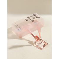 Rizador de pestañas BASIC LIVING en oro rosa con mango rosa - details 3