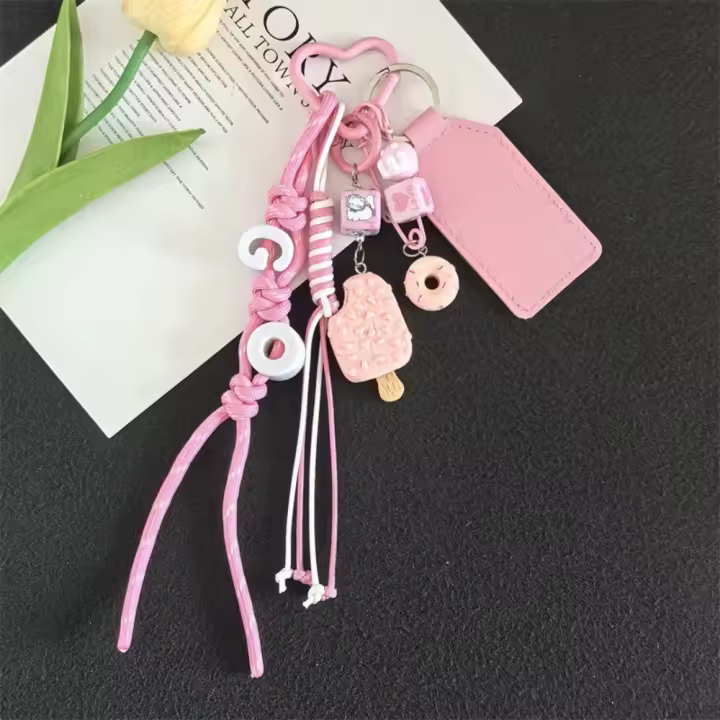 LLavero de cuerda trenzada de cuero PU, colgante de corazón, galletas hechas a mano, llaveros de coche, cuerda tejida antipérdida, llavero con letras en inglés - 1