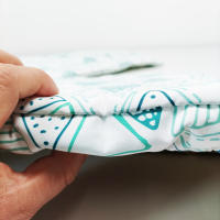 Cojín de Bebé para Silla de Comedor Stokke Tripp Trapp Cubierta de Tela Azul Triangular - details 4