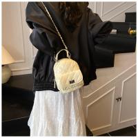 Moda pequeña fragancia textura portátil pequeña mochila diamante cadena de alto sentido versátil mochila diaria - details 39