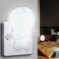 Luz LED Nocturna de Astronauta Mesita de Noche Lámpara para Dormir Enchufe Estadounidense - details 1