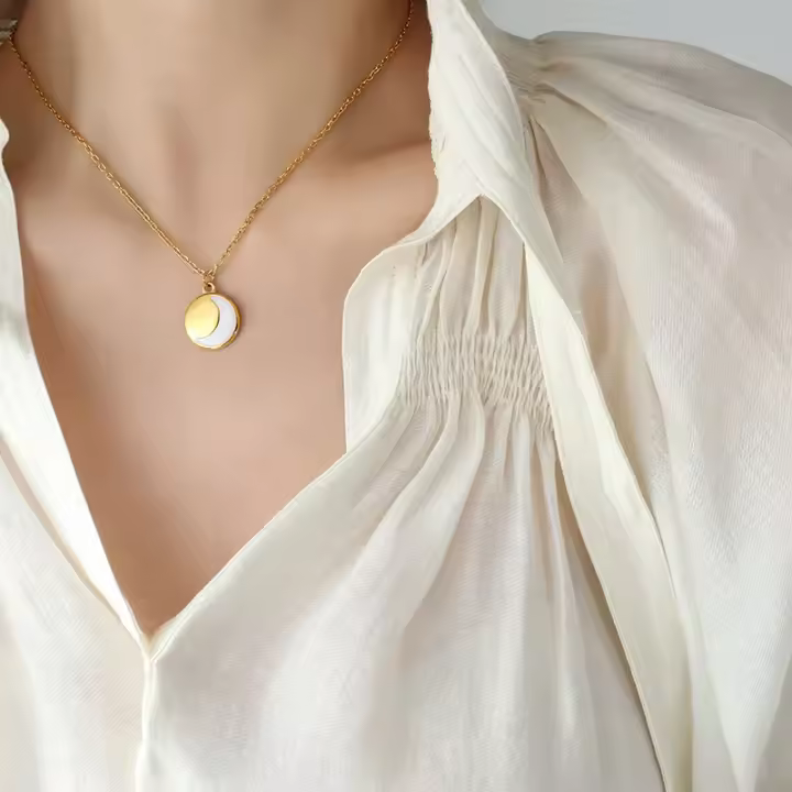 Diseño de nicho con personalidad de celebridad de Internet con el mismo collar ins, colgante redondo con incrustaciones de luna esmaltada - 1