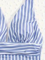 Traje de baño de una pieza con cuello en V fruncido y estampado a rayas, tirantes finos sin espalda, trajes de baño retro - details 3