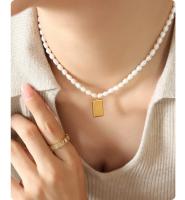 Collar de perlas delicado con temperamento francés, colgante cuadrado para mujer, cadena para clavícula, joyería chapada en oro de acero de titanio - details 1