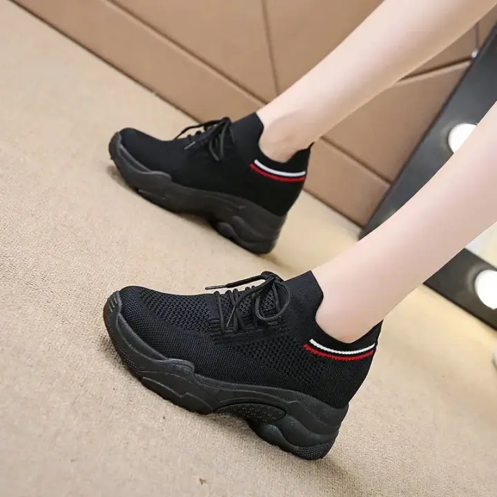 Zapatos blancos pequeños con aumento de altura interior de 8CM para mujer, calzado deportivo informal de malla tejida con mosca, transpirables, de suela gruesa, para papá, 2023 - 1