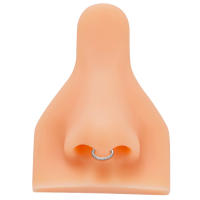 G23 titanium cz pave una cara y 1 lado anillo segmento abisagrado de Arete de oro para nariz cartílago de la oreja tragus helix piercing - details 6