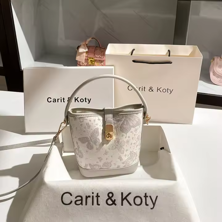 La tendencia de este año: nuevo bolso de cubo bordado de estilo chino 2025, bolso de viajero de estilo nacional al por mayor - 1