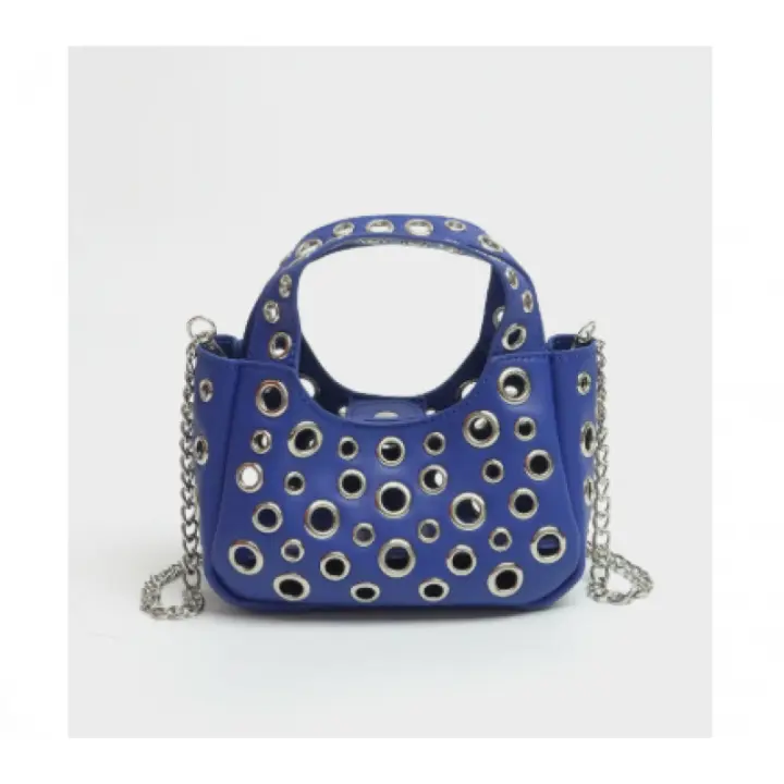 Bolso de hombro simple con tachuelas para mujer, bolso cruzado de cuero vegano Y2K, bolso de cubo para mujer, bolso tote punk ahuecado 2025 - 1