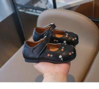 Zapatos de cuero para niños y niñas, zapatillas planas de princesa, versátiles, con flores dulces, fondo suave, antideslizantes, a la moda, novedad de otoño, 2024 - details 10