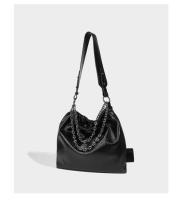 Nuevo bolso de mano, bolso de hombro de alta gama a la moda, bolso de mujer de gran capacidad con cadena de estilo locomotora. - details 15