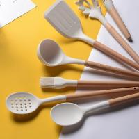 Utensilios de cocina blancos, mango de madera multifuncional, herramienta de silicona - details 1