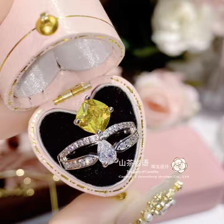 Anillo de Corona Elegante Diseño de Corona de Princesa Enchufado Oro Diamantes Exquisitos - 1